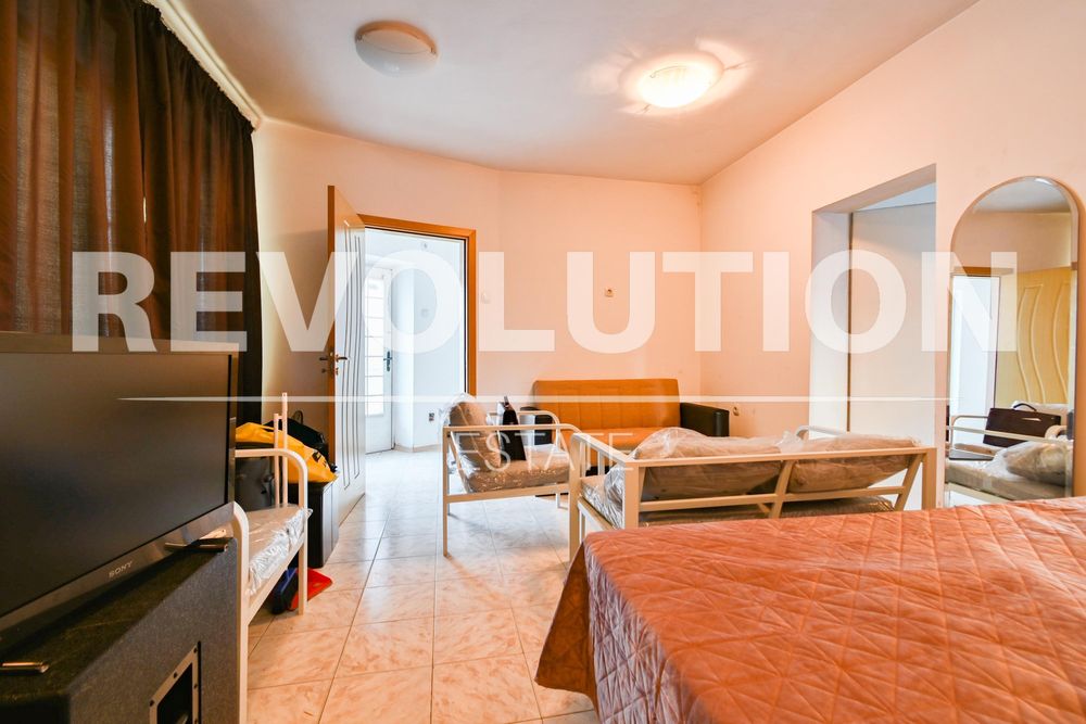 Дава се под наем Къща в София, Център - 150 кв.м за 1500 € - Снимка #4