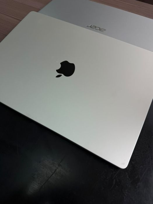 MacBook pro 16 M3 pro 18gb/512gb