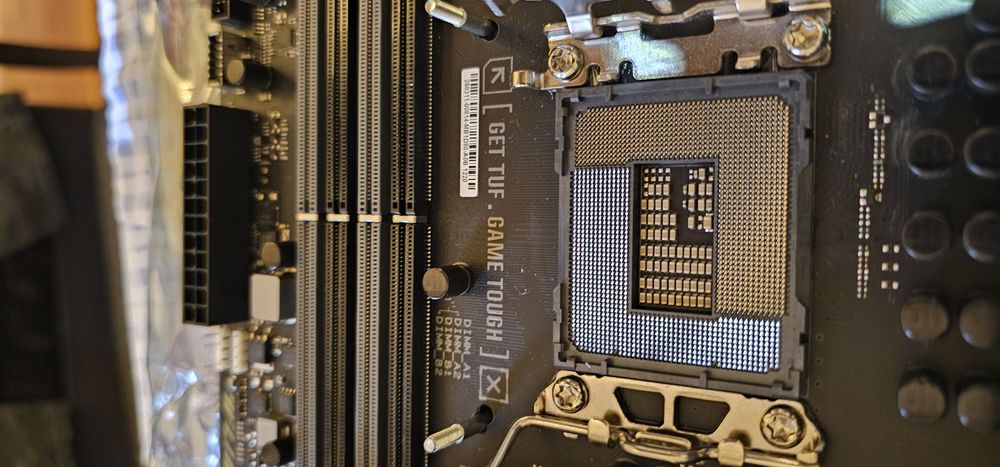 Vand placa de baza ASUS TUF Gaming Z790-PLUS WiFi motherboard LGA 1700