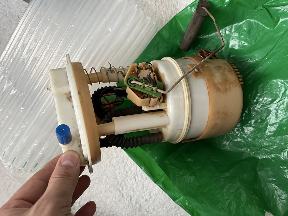 Бензонасос Рено дастер 2014 гв в сборе