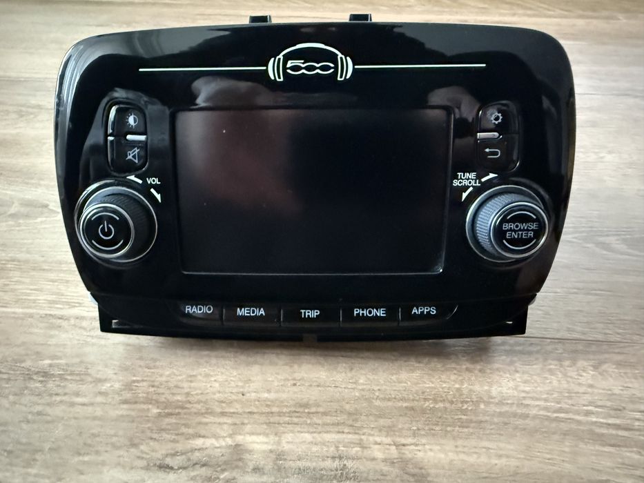 Оригинално радио за Fiat 500 модел 2019г.