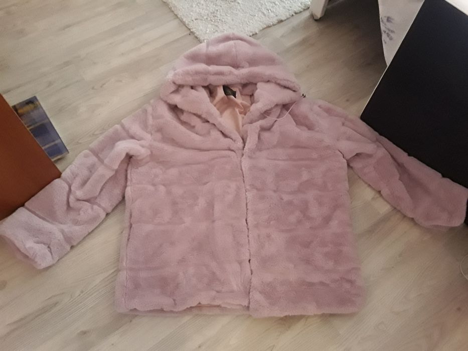 Дамско пухено 3хл ново