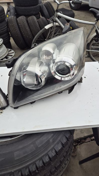 Оригинални Фарове  за Тойота Авенсис Т25 Фейс  2006- 2009г