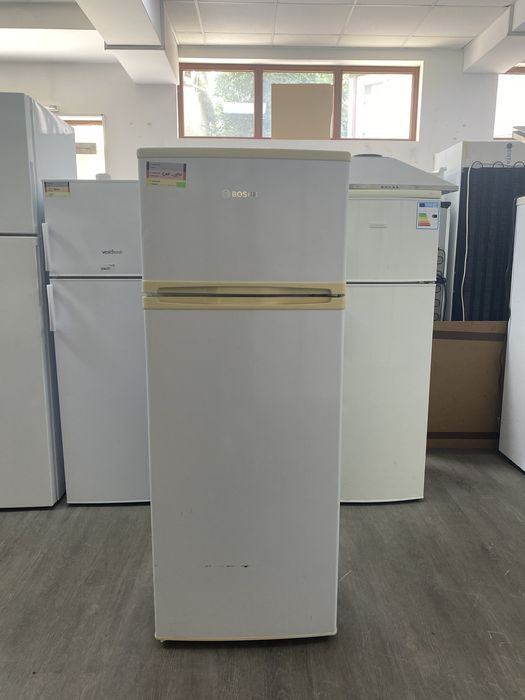 Хладилник с фризер BOSCH