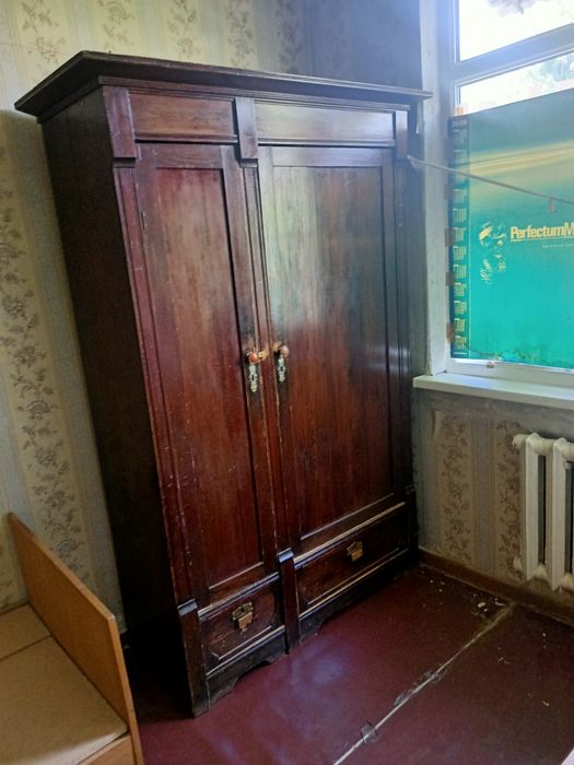 Продам шкаф советский
