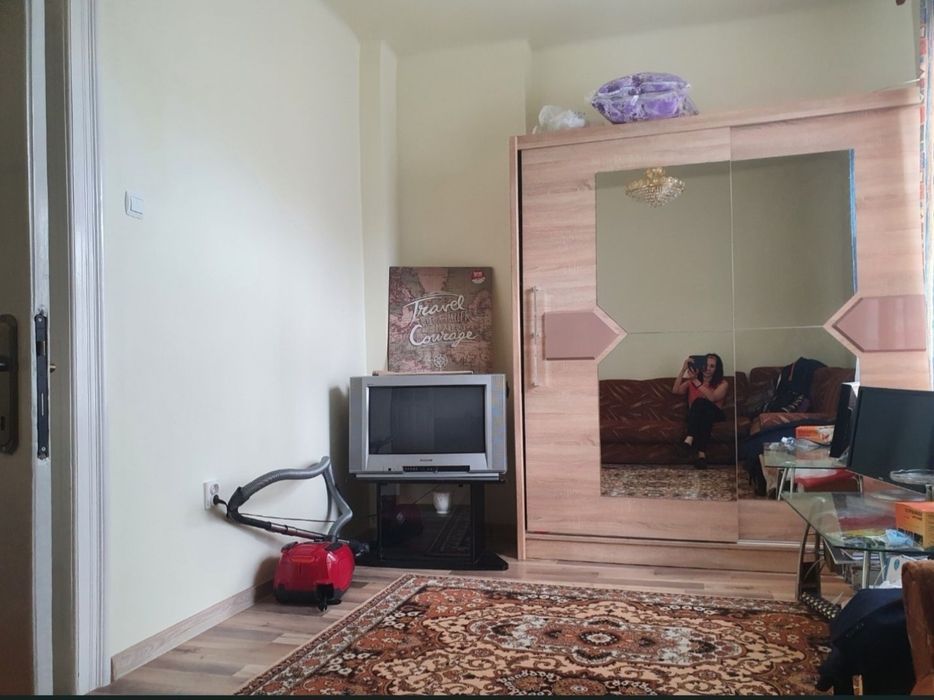 ÎNCHIRIEZ CASĂ 3 CAMERE ÎN ZONĂ CENTRALĂ
Nu accept animale de companie