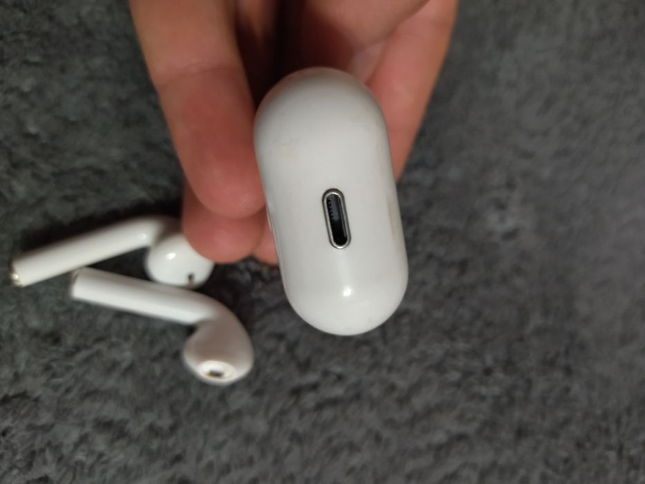 Айрподс с кейсом продам