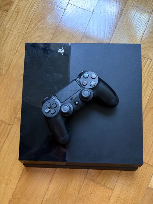 Consolă Sony PlayStation 4 500Gb, 1 controler, 3 jocuri