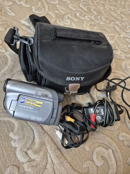 Продаётся мини DVD камера  Sony DCR‑DVD205E