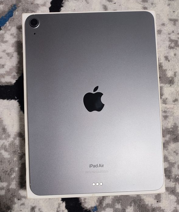 iPad Air M1 (5th Generation) Wi-Fi