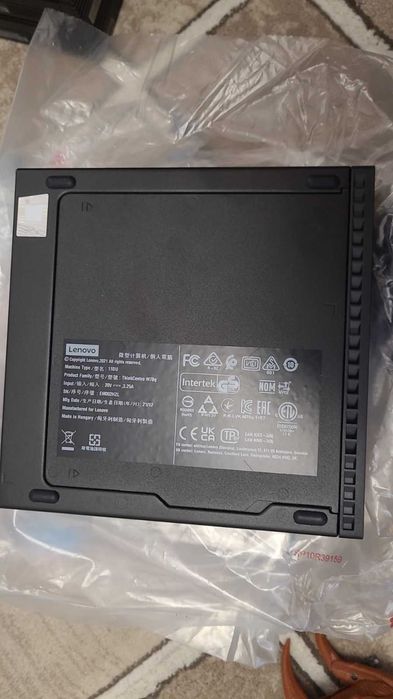 Calculator Lenovo ThinkCentre M70Q, i5-10400T, 32GB RAM - Nou