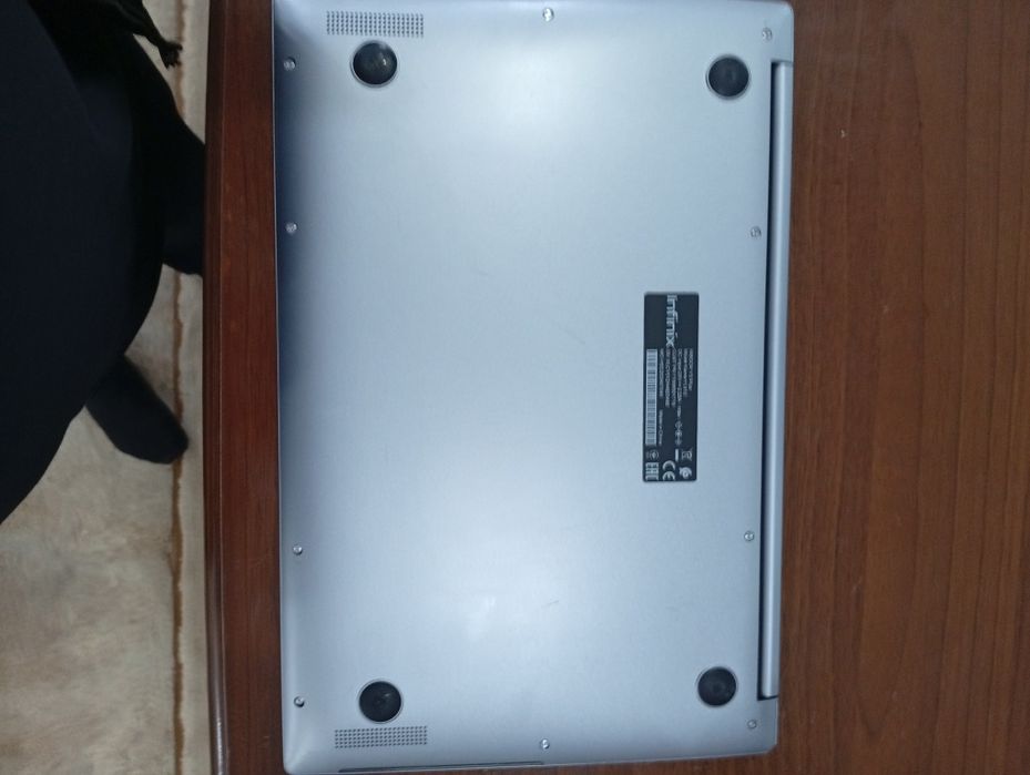 Срочно продам ноутбук infinix Y3