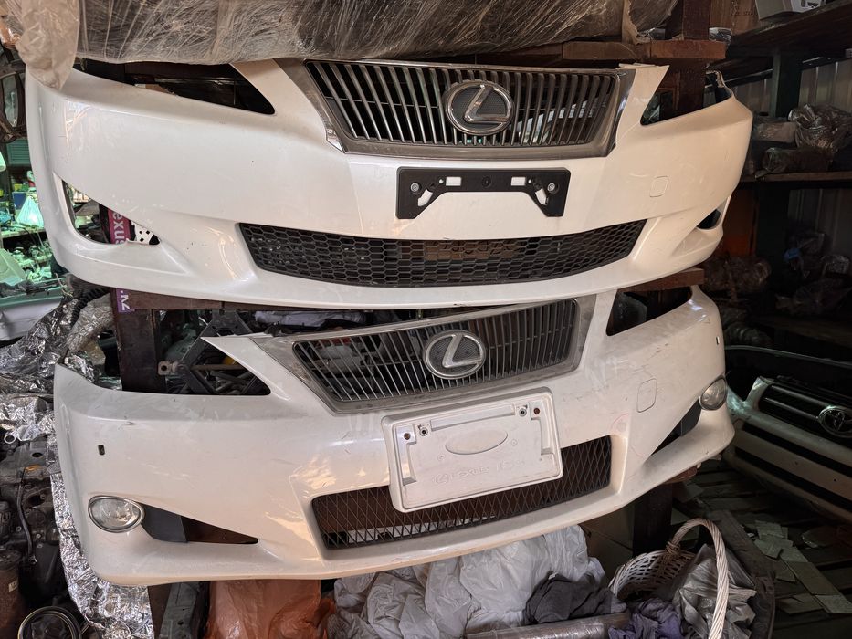 Бампер передний в сборе lexus is