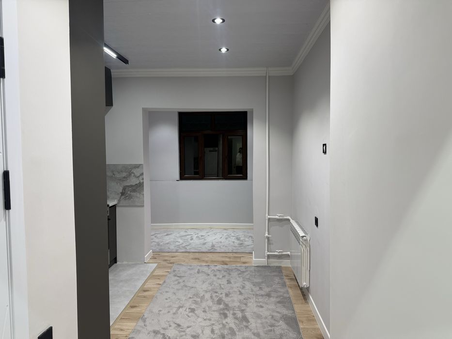 Янгихаёт тумани Дустлик 2 мавзе 1 қават 4 хонали янги ремонт қилинган.