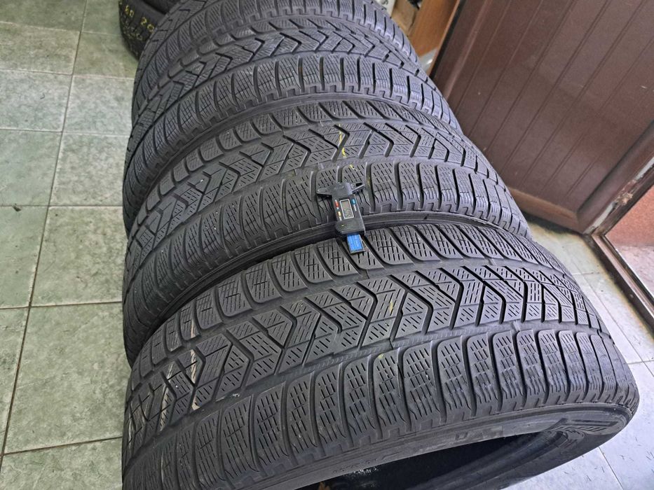4 anvelope 235/60 R17 Pirelli