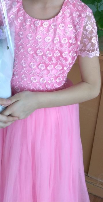 Продаю платья нарядная