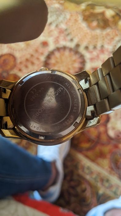 Vând ceas Michael kors gold in stare buna