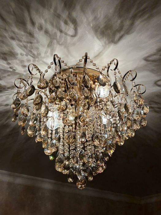 Большая люстра