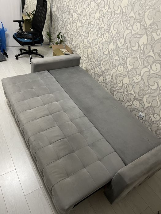 Продаю диван для гостиной