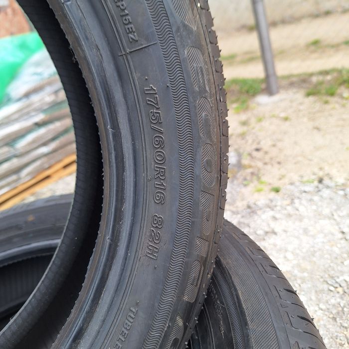 Гуми  ,летни като нови