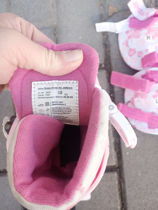 Vând patine cu rotile