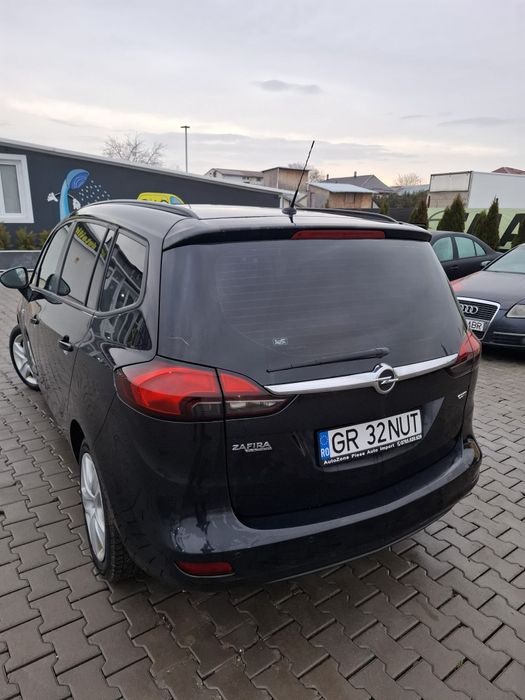Vând opel zafira tourer 7 locuri