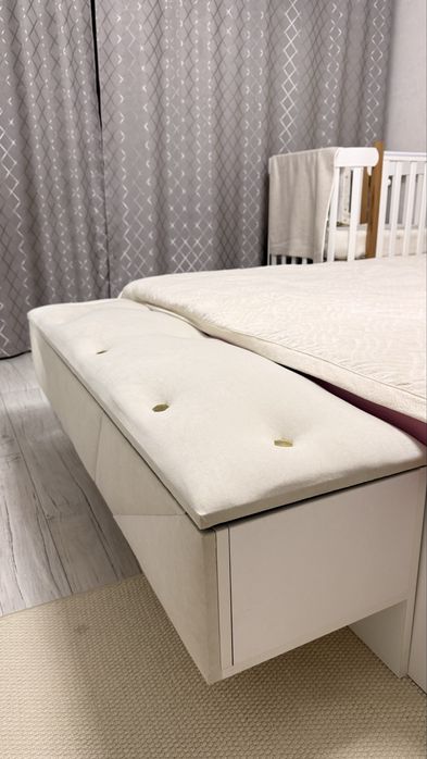 Спальный гарнитур за 200к