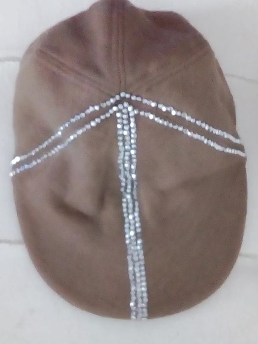 шапки отдам почти даром