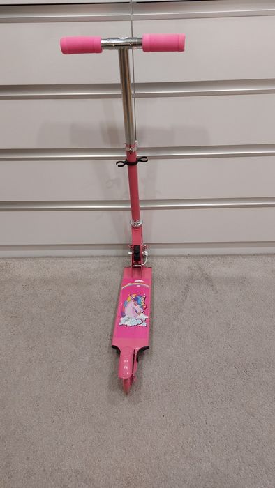 Детска тротинетка -розов цвят 30лв..