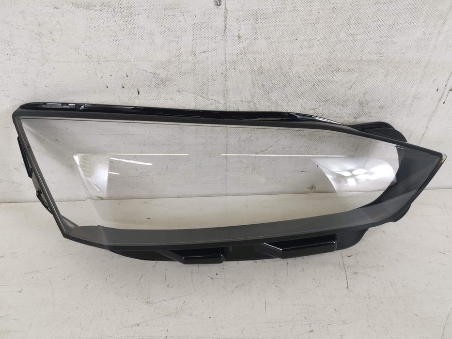 Ауди А5 / Audi A5 2 В добро състояние Дясно предно стъкло на фар