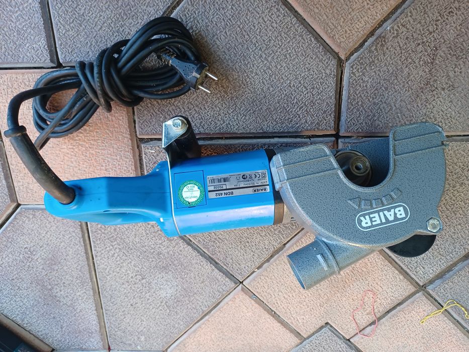 Masina de făcut caneluri  BAIER   BDN  452