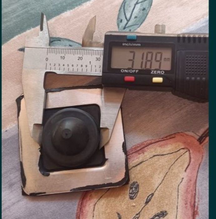 Manson de etansare pentru strapungeri de teava prin acoperis