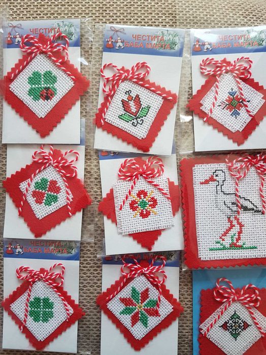 Мартеници бродирани