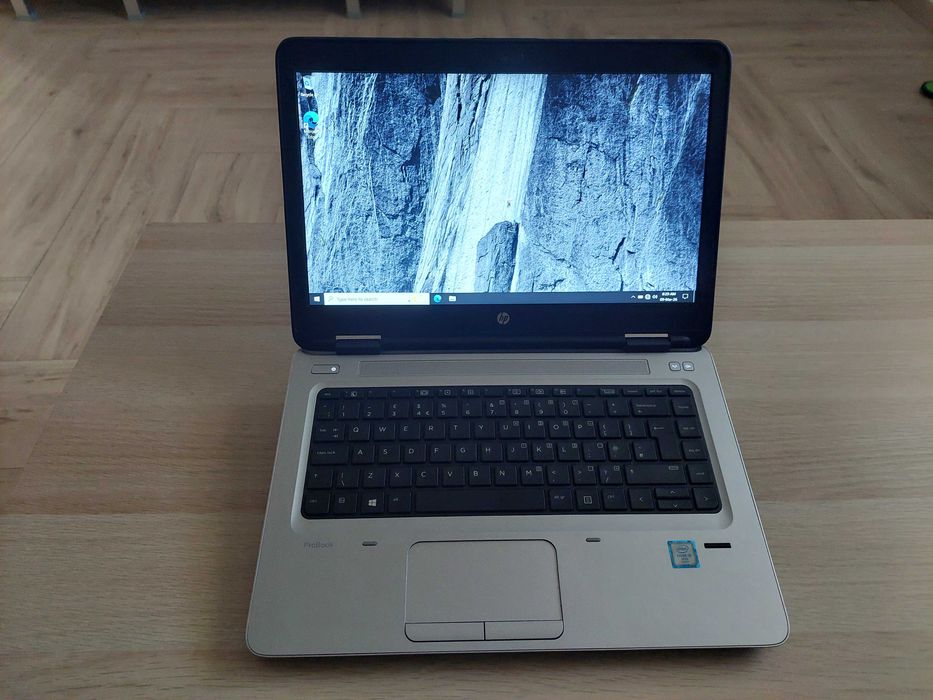 Laptop  HP Probook i5, 2,5 GHz, 8 GB DDR 4, 256 GB SSD, cu SIM telefon