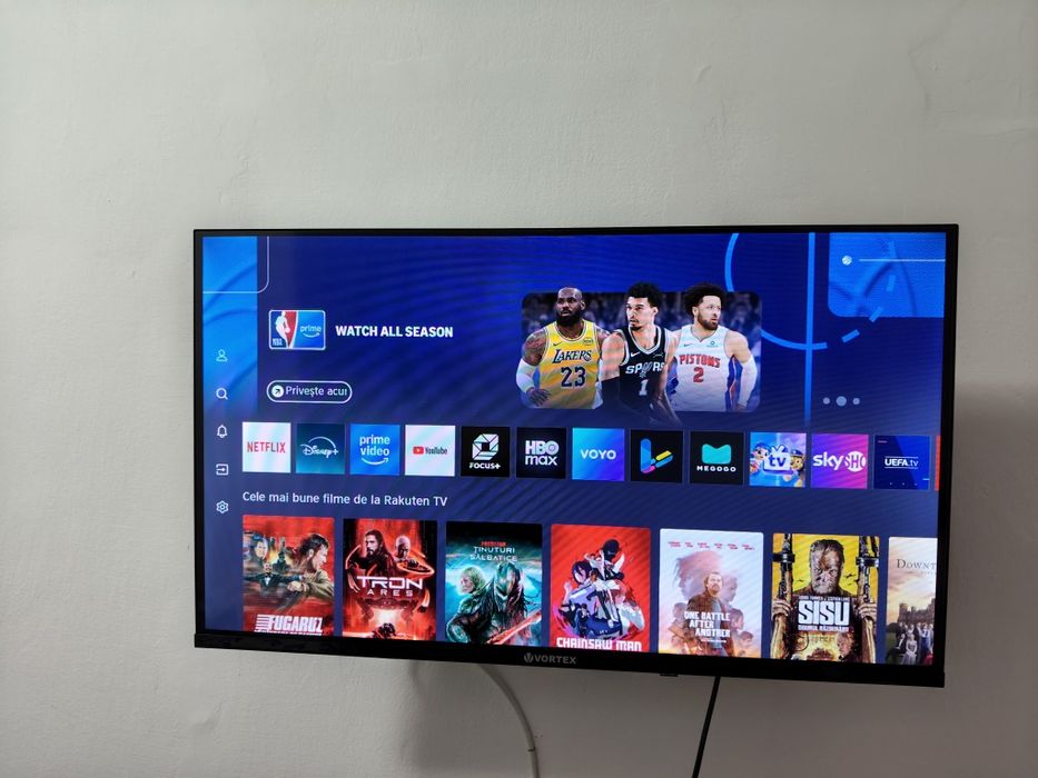 Tv Smart  nou cu suport de perete