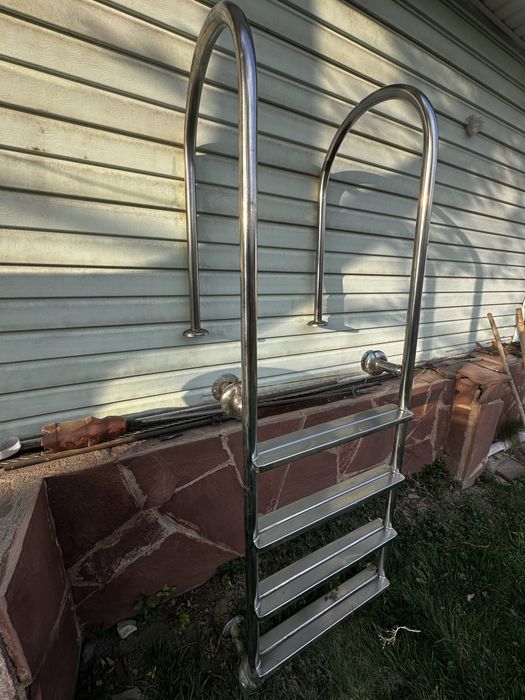 Лестница для бассейна (из нержавайки)
