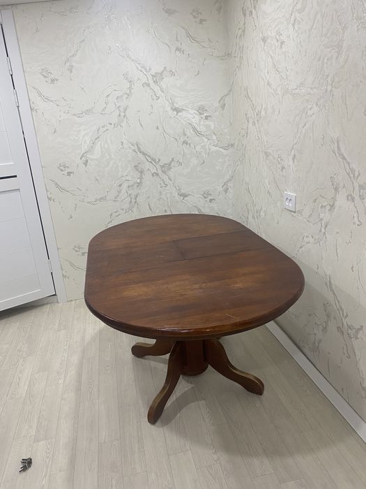 Продам стол в хорошем состоянии