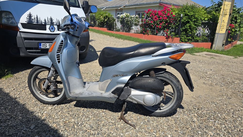 Scuter Honda SH150 cu acte italia