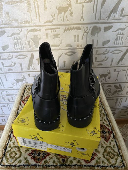 Продам Новые осенние  ботинки