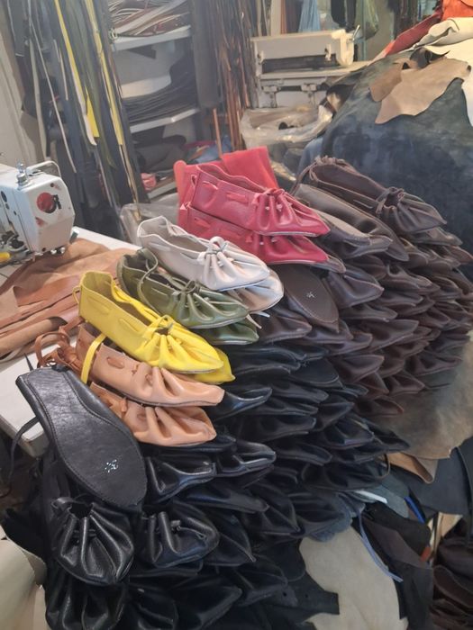 Opinci din piele naturală cu talpă cusută