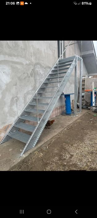 Scări metalice zincate
