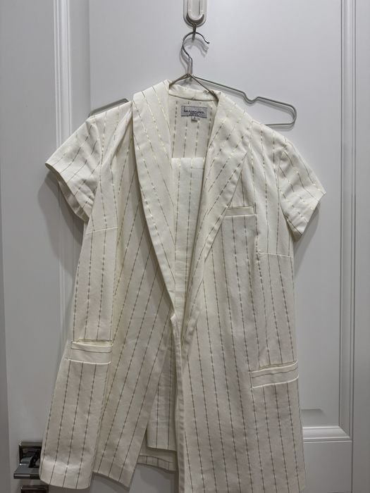 Продам женский костюм