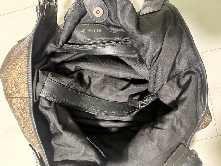 Geantă MUSETTE; model deosebit