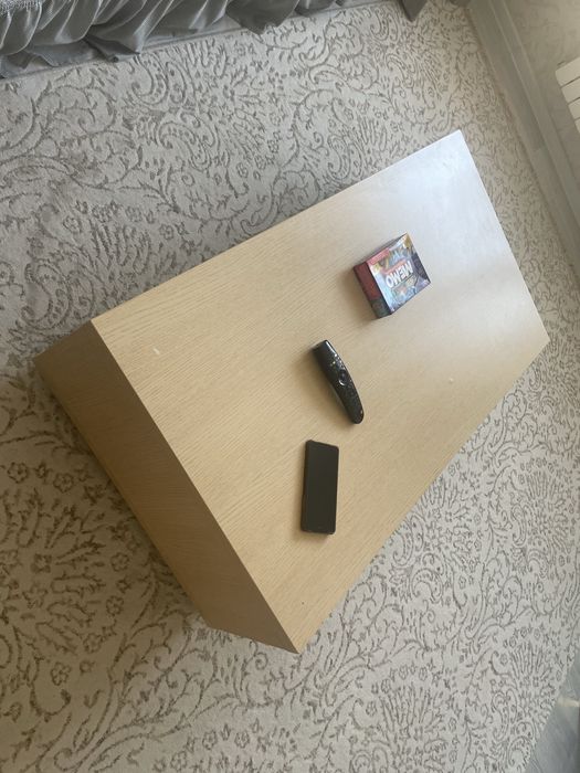 Продаеться журнальный стол