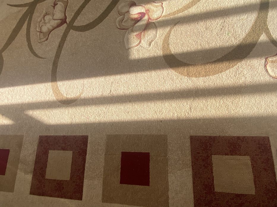 Продам ковер в хорошем состоянии