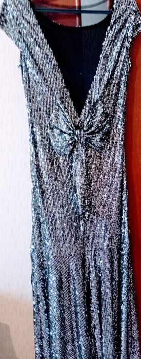 Продам платья блестящие