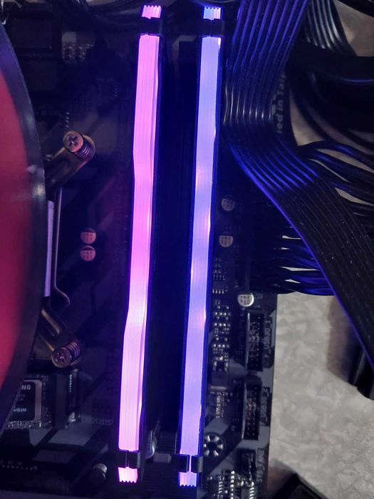 32GB DDR4 2666Mhz CL16 - Corsair Vengance RGB Pro