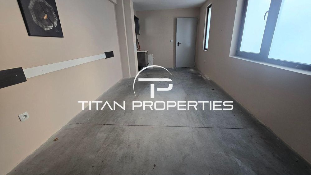 ЕКСКЛУЗИВНО! Тристаен апартамент под наем в Център