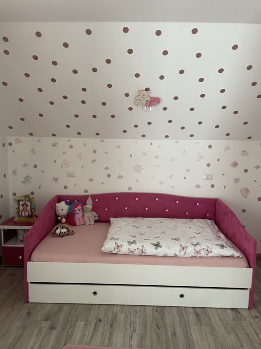 Pat tapițat pentru fete