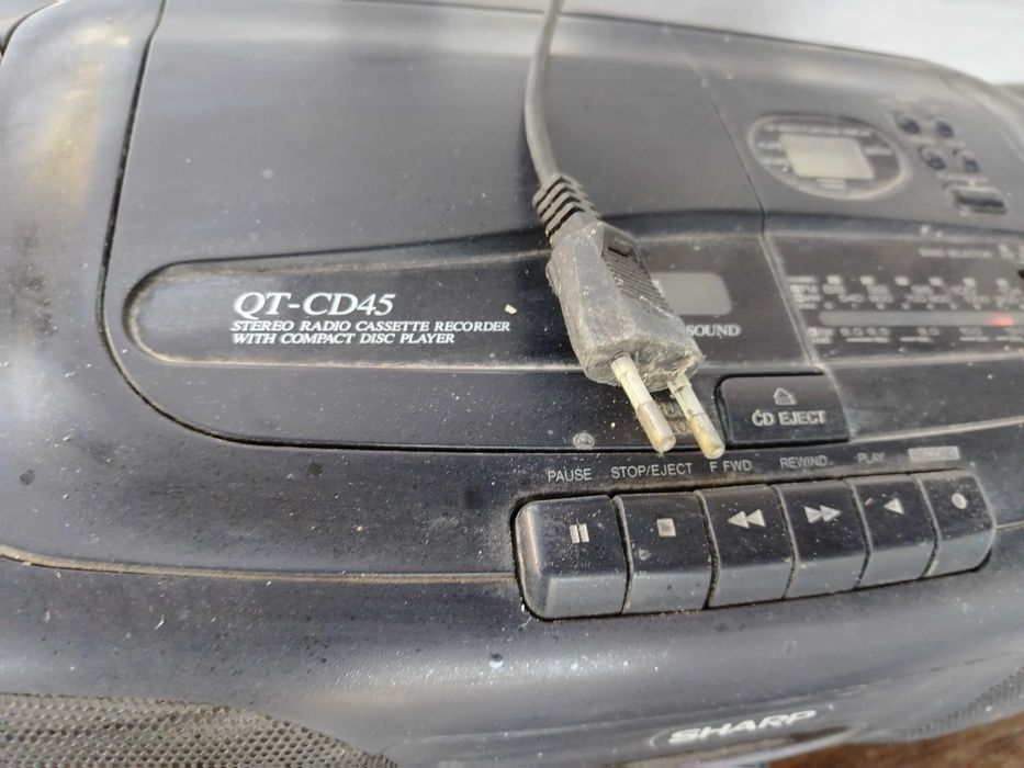 Уредба 3в1,диск,касета,радио, с колони уредба шарпни